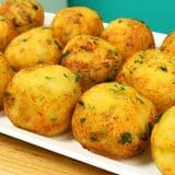 Almôndegas De Batata Que Pode Ser Frita Ou Servida Co Molho