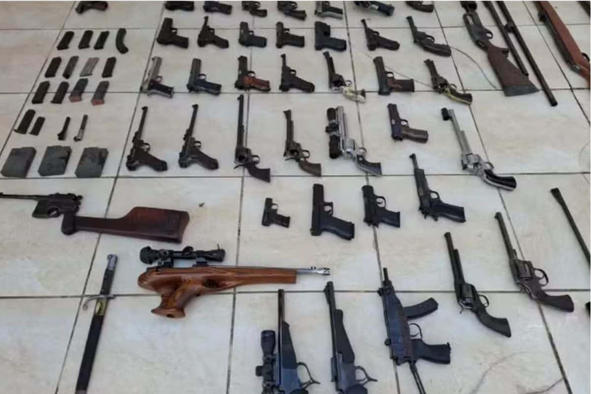 Baep Descobre Sítio Das Armas Em São Roque Com Grande Arsenal