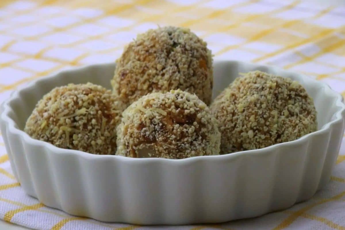 Bolinho De Arroz Com Feijão