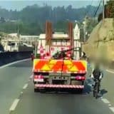 Ciclista E Flagrado Pegando Rabeira Em Caminhao Na Raposo Tavares Em Mairinque