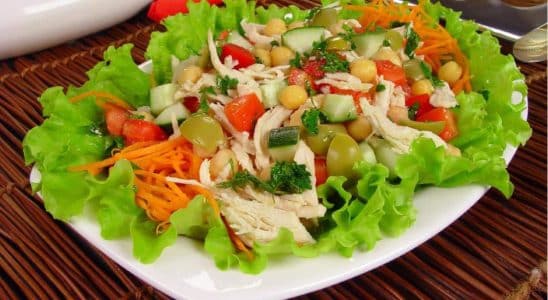 Como Fazer Salada Completa Com Frango