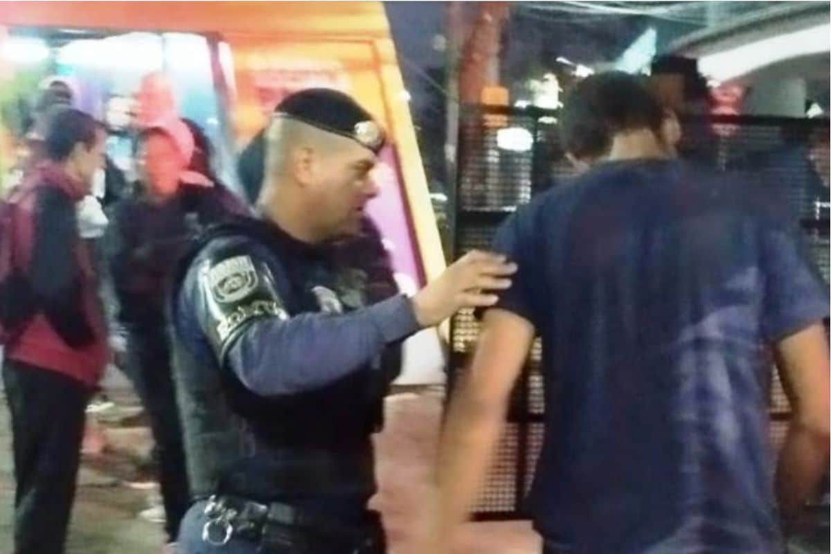 Homem É Preso Por Quebrar Ônibus No Bairro Do Éden, Em Sorocaba