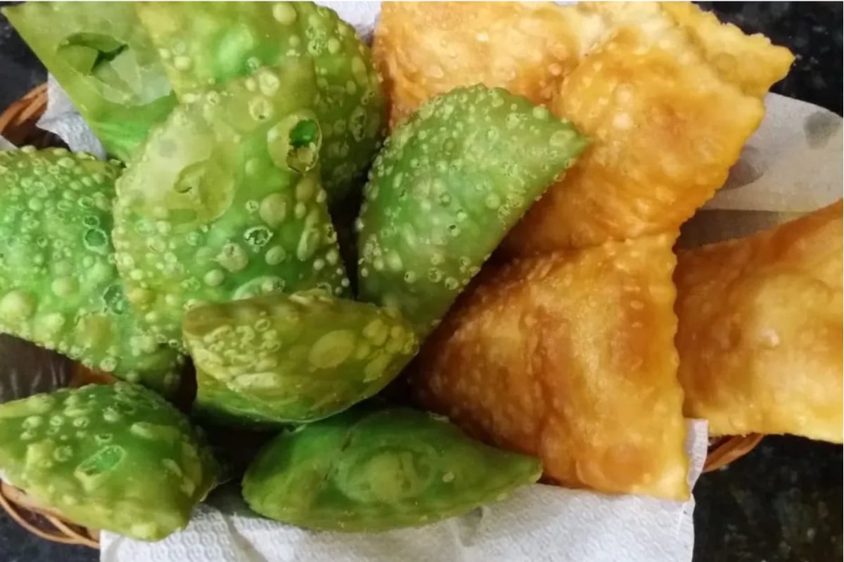 Pastel De Babosa Com Queijo