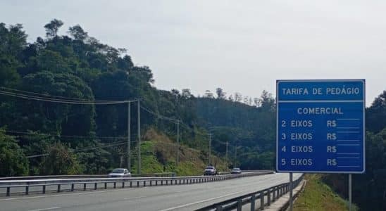 Placa Que Indica Preco De Pedagio Free Flow E Colocado Na Raposo Entre Mairinque E Aluminio