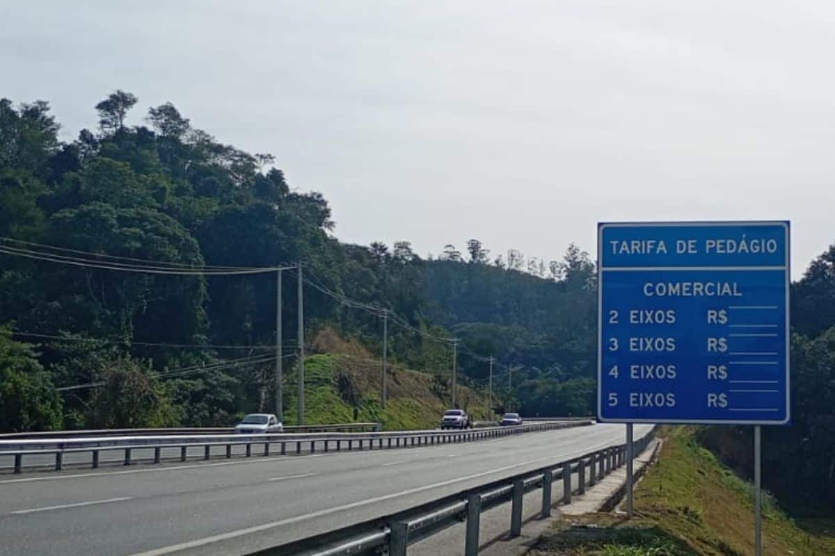 Placa Que Indica Preco De Pedagio Free Flow E Colocado Na Raposo Entre Mairinque E Aluminio