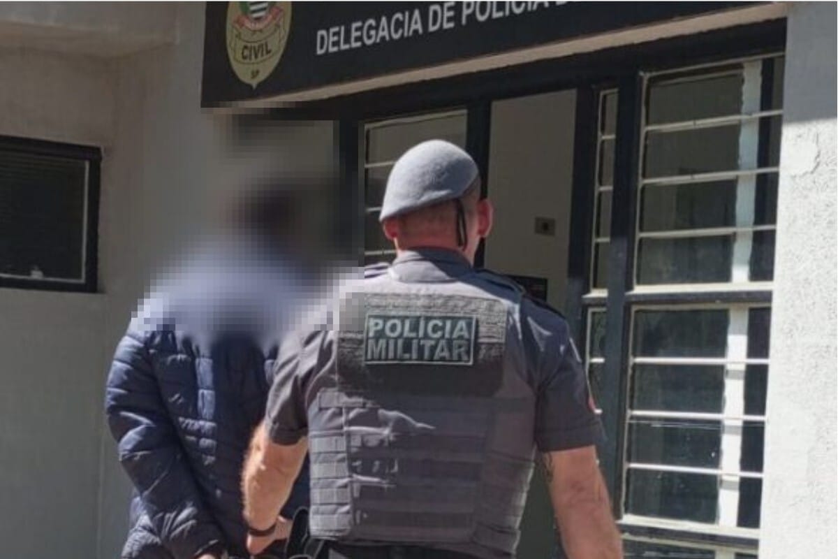 Polícia Recebe Denúncia E Prende Traficante Vendendo Drogas Dentro De Bar Em Alumínio