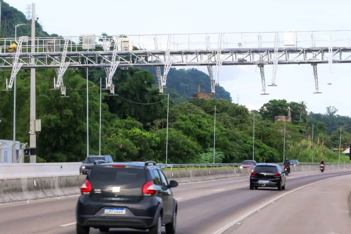 Sao Roque Inicia Agosto Com Porticos De Pedagio Free Flow Instalados No Km 49 Da Raposo Tavares