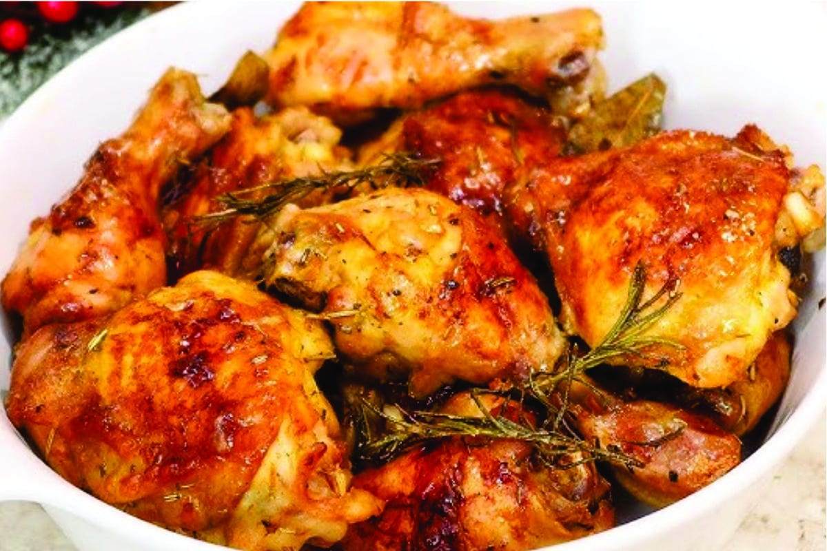 Sobrecoxa De Frango Assada Com Creme De Cebola