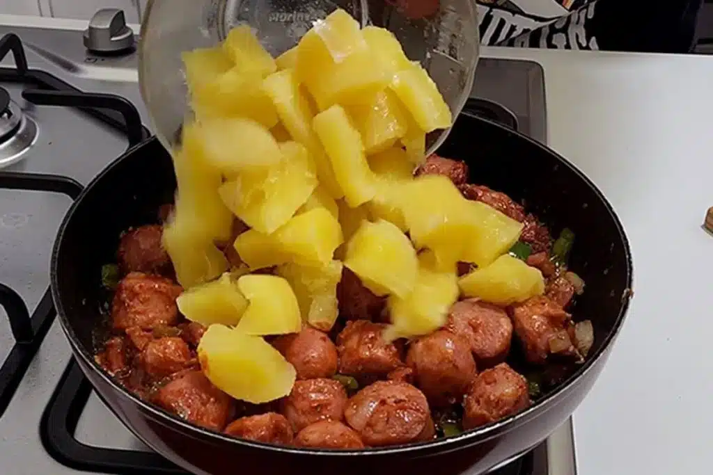 Mandioca Atolada Com Linguica