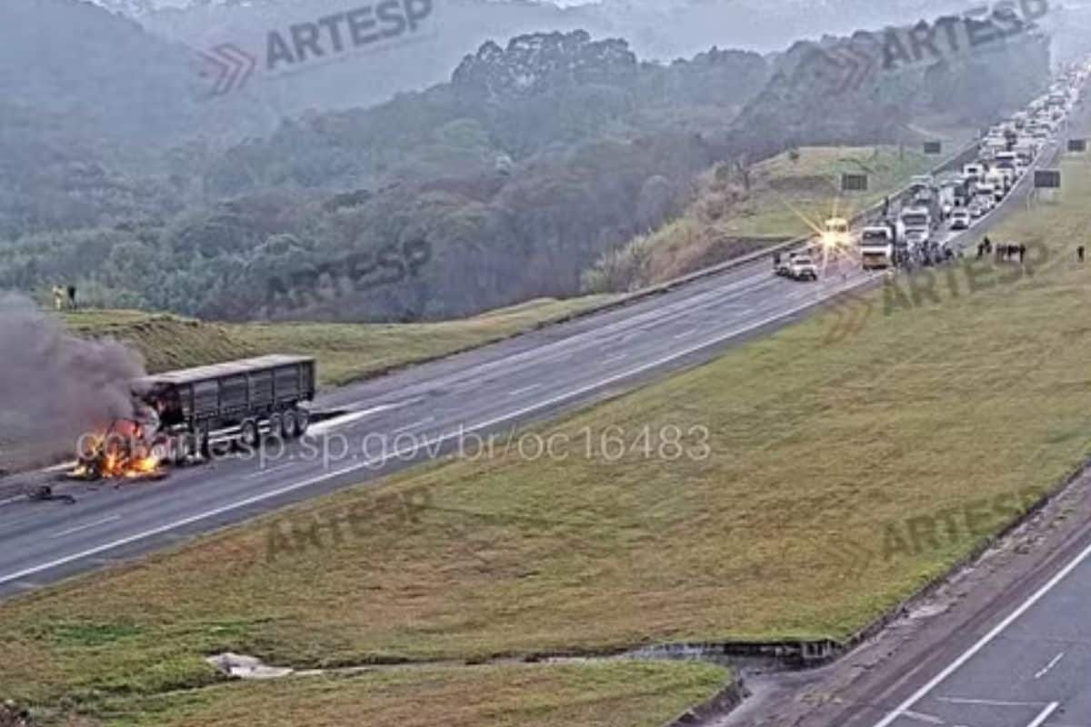 Caminhão Pega Fogo Na Castello Branco Em Mairinque E Causa Grande Impacto Na Rodovia