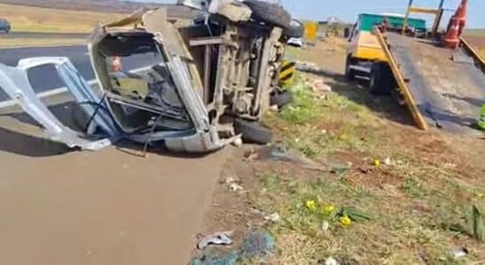 Carro Funerário Que Fazia Translado De Corpo Capota E Motorista Fica Ferido