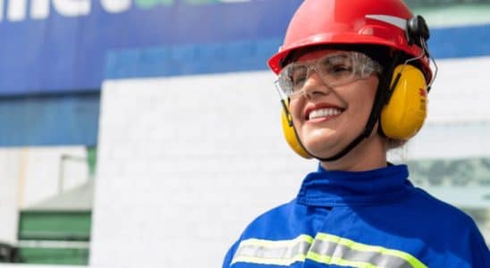 Fábrica Da Metalex Abre Vagas Para Setor De Operador De Produção Para Homens E Mulheres