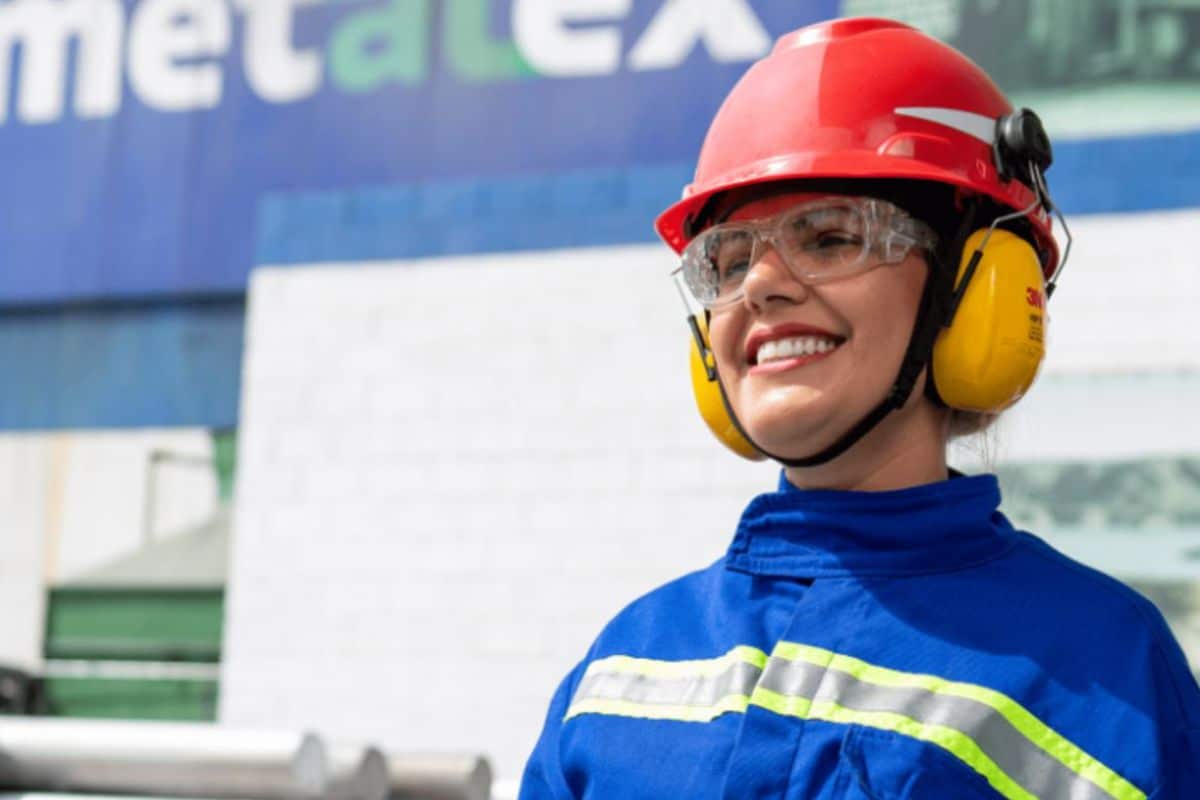 Fábrica Da Metalex Abre Vagas Para Setor De Operador De Produção Para Homens E Mulheres