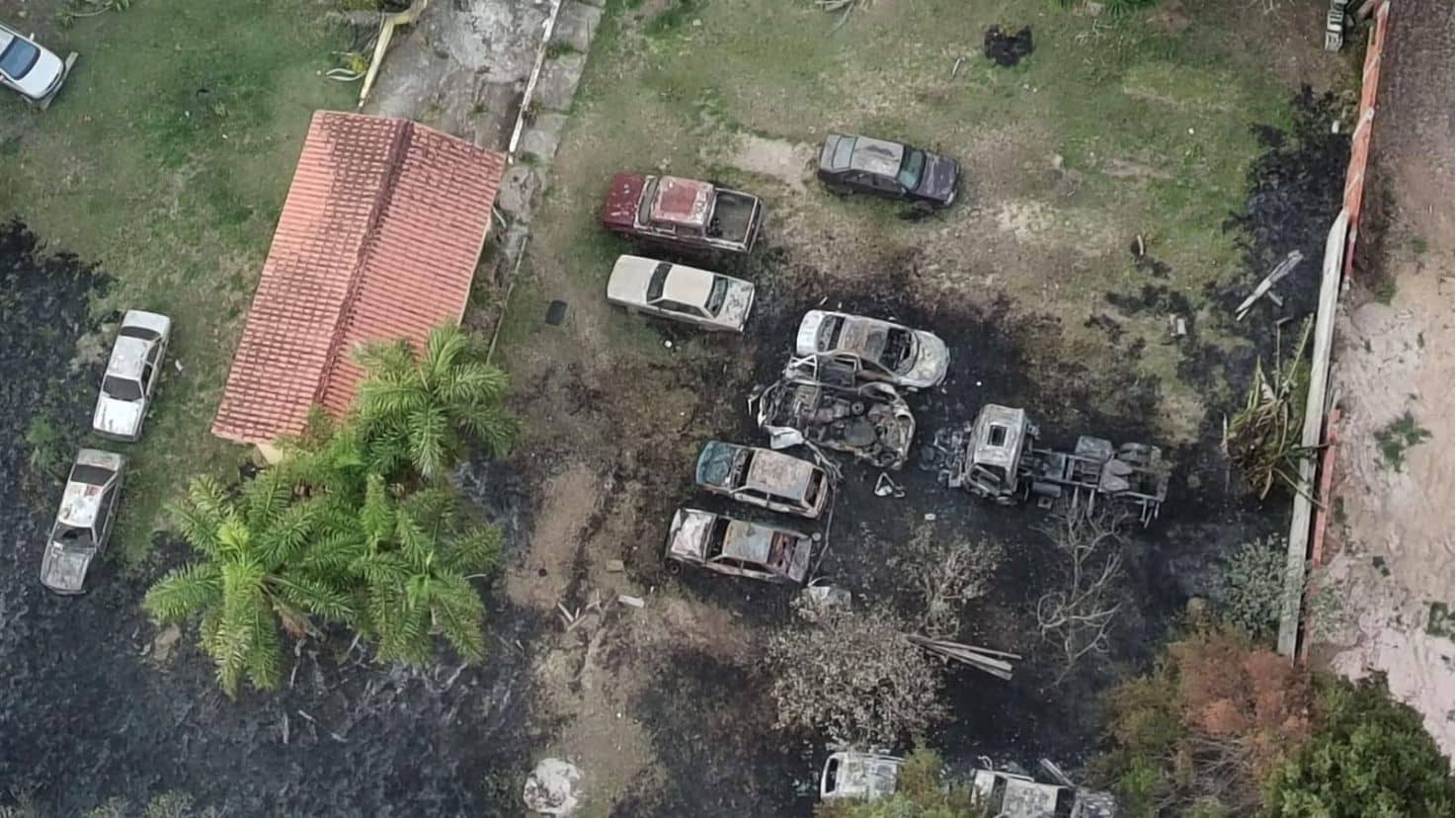 Foto Aérea Mostra Os 12 Carros Que Explodiram Em Incêndio Em Mairinque