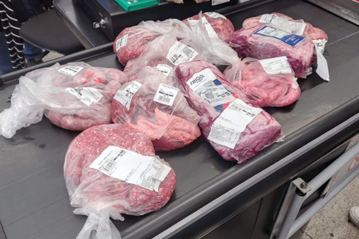 Homem Comete Furto De R 1 Mil Em Carnes Para Fazer Churrasco