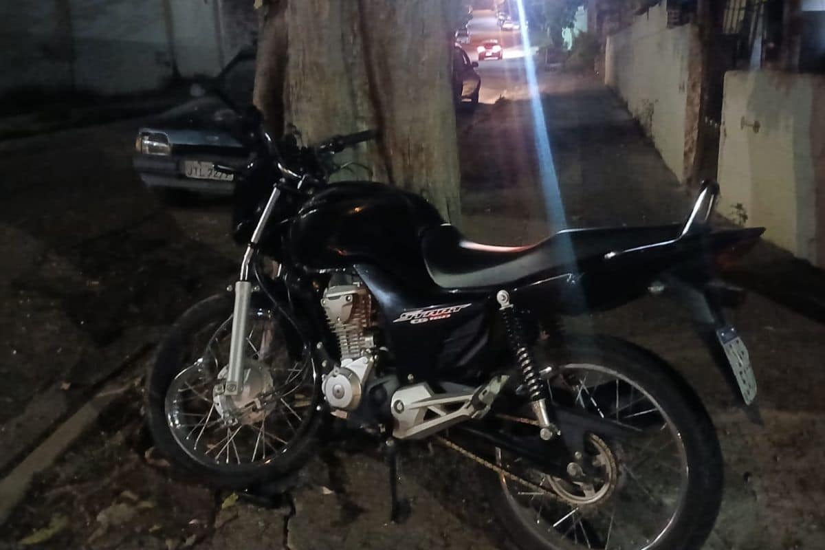 Jovem Sofre Acidente De Moto Com Carro Cruzamento Conhecido
