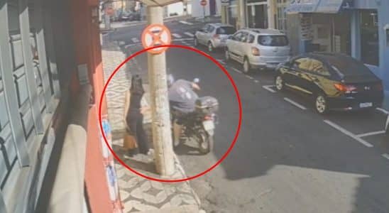 Motociclista Tarado Aborda Mulher Em São Roque E Comete Assédio Sexual Com Tapa Na Bunda