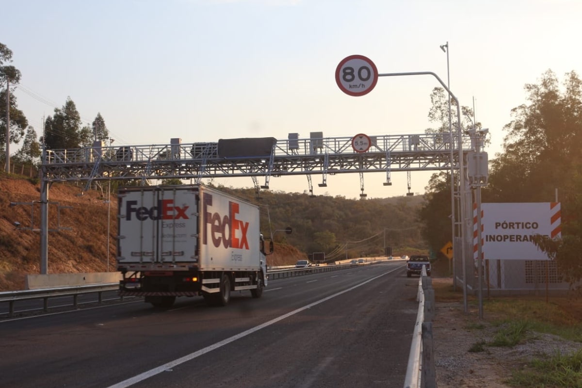 Não Pagar Pedágio Free Flow Gera Multa De R$ 195 E Restrição No Licenciamento