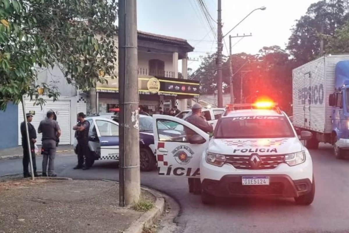 Polícia É Acionada Após Câmera Flagrar Motos Na Contramão E Empinando Em Mairinque