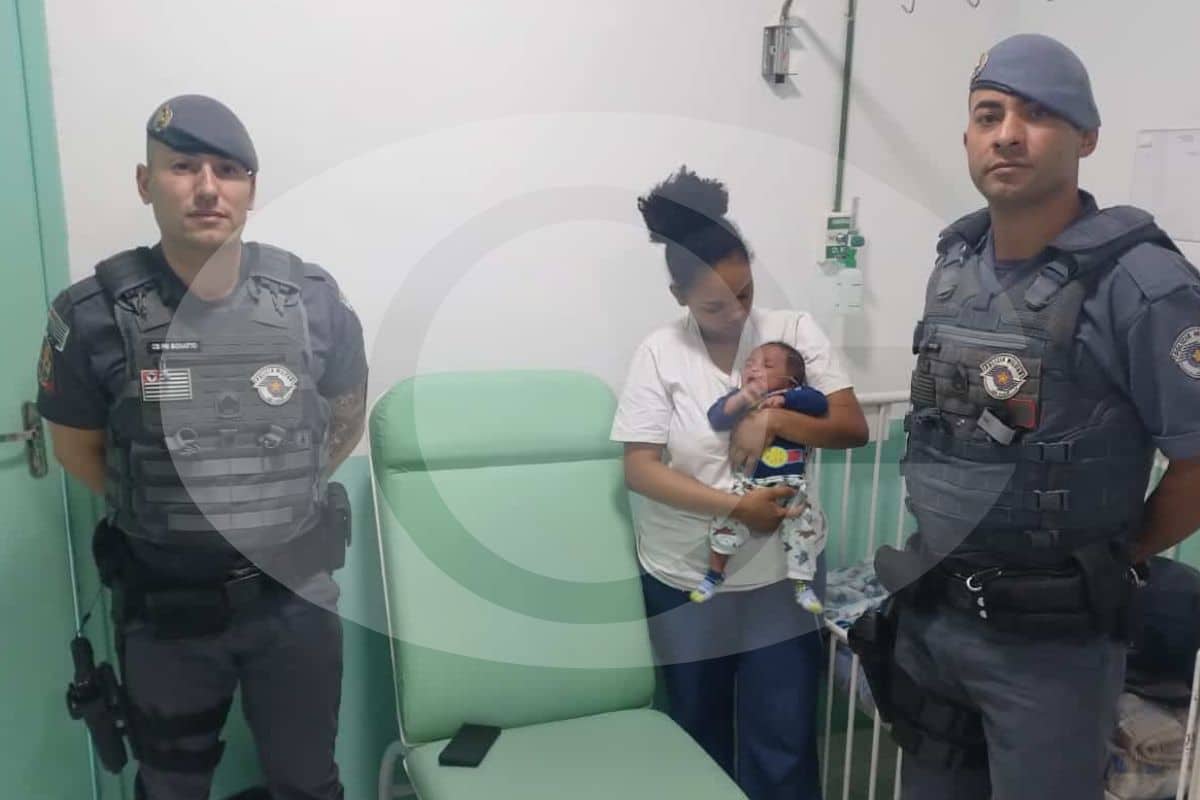Policiais Salvam Bebê Engasgado No Bairro Granada, Em Mairinque