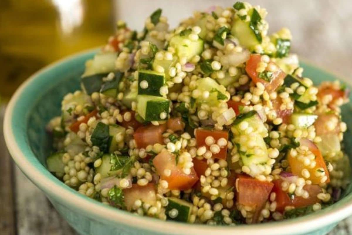 Salada De Tabule Temperada E Refrescante Para Acompanhar Seu Almoço