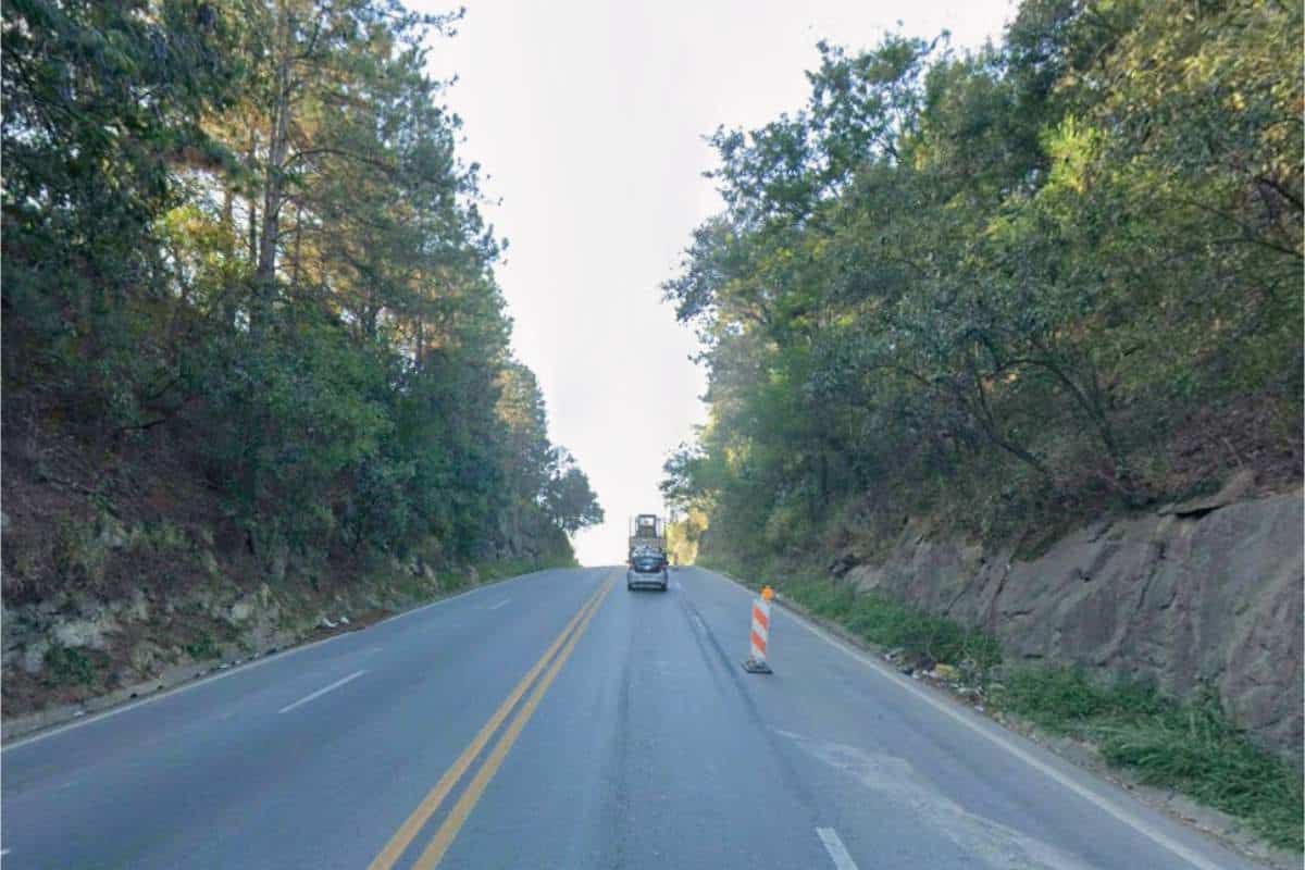 Carro Capota Na Rodovia Lívio Tagliassachi Em São Roque