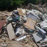 Descarte Irregular De Entulho Atrás De Escola Expõe Contradições Da Prefeitura De Mairinque