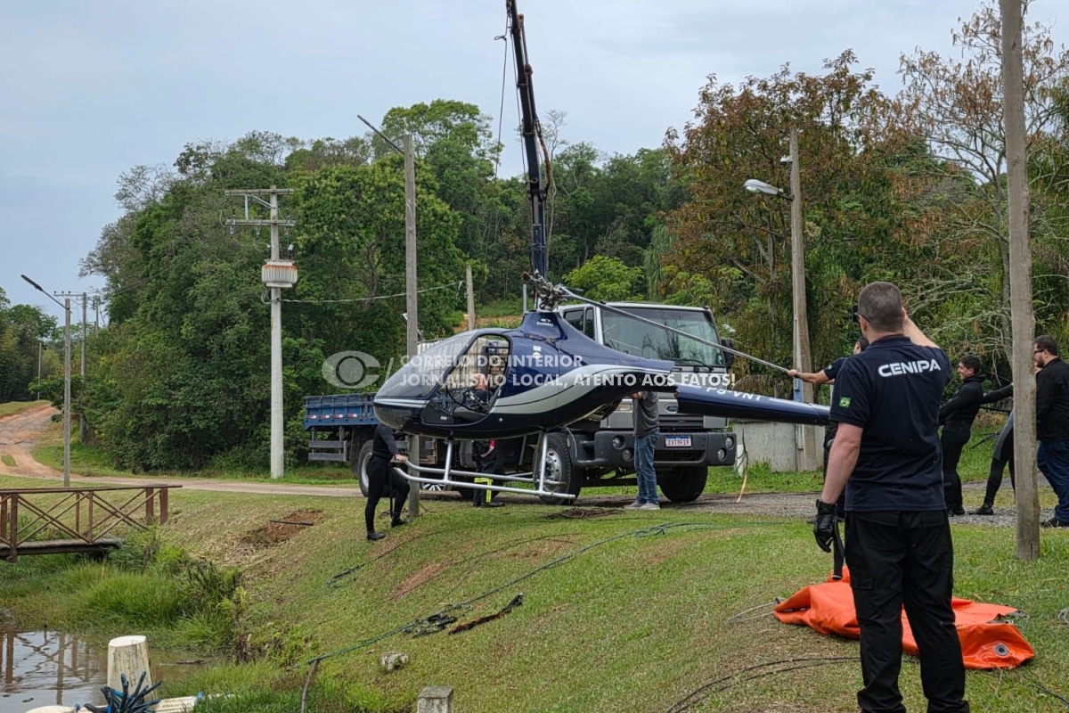 Helicóptero Que Caiu Em São Roque Teve Cauda Partida Ao Meio Com Queda Em Pesqueiro