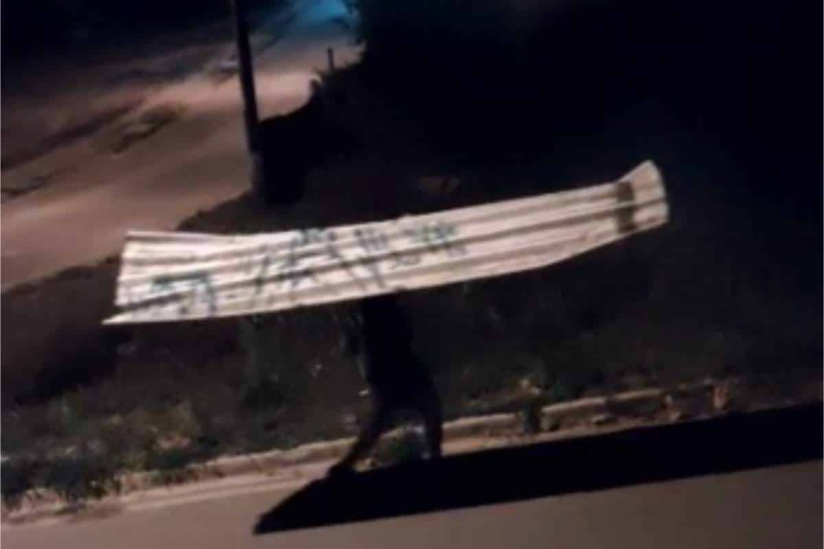 Homem É Flagrado Furtando Telhas De Obra Abandonada Da Policlínica Em Mairinque