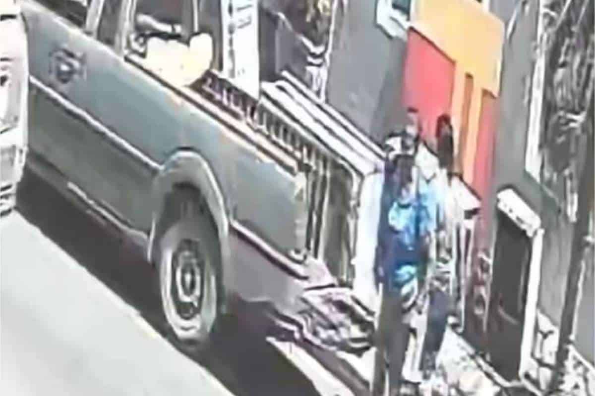 Homens Levavam Móveis Deixados Em Frente À Loja Em Mairinque Ao Acharem Que Era Doação