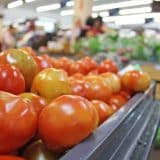Preço Do Tomate Está Salgado Em Supermercados Na Região De São Roque