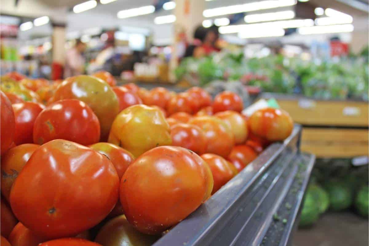 Preço Do Tomate Está Salgado Em Supermercados Na Região De São Roque