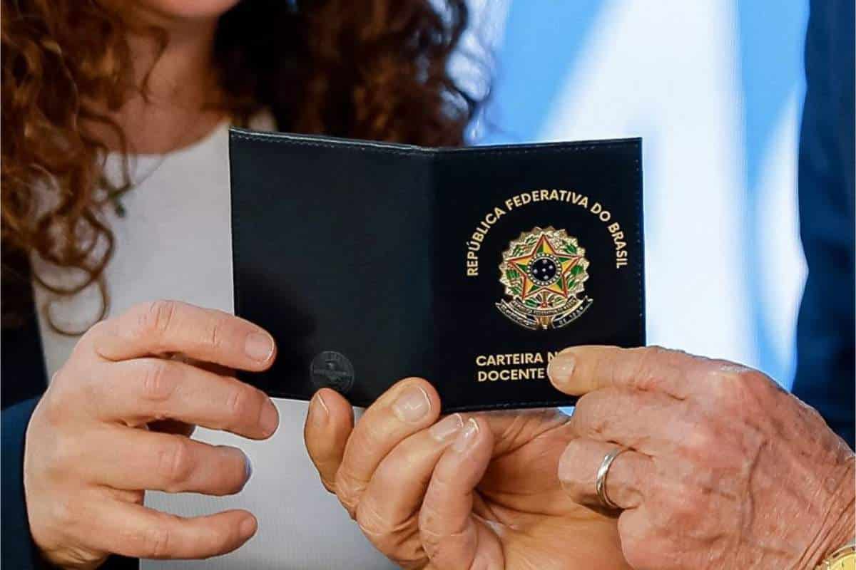 Professores Podem Emitir Carteirinha Que Dá Desconto Em Shows, Cinemas E Hotéis