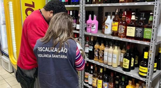 Vigilância Sanitária E Gcm Fiscalizam Adegas De São Roque Contra Bebidas Falsas