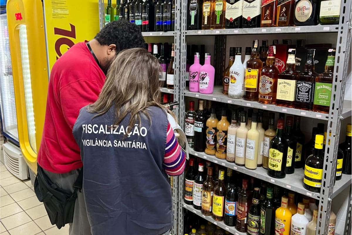 Vigilância Sanitária E Gcm Fiscalizam Adegas De São Roque Contra Bebidas Falsas