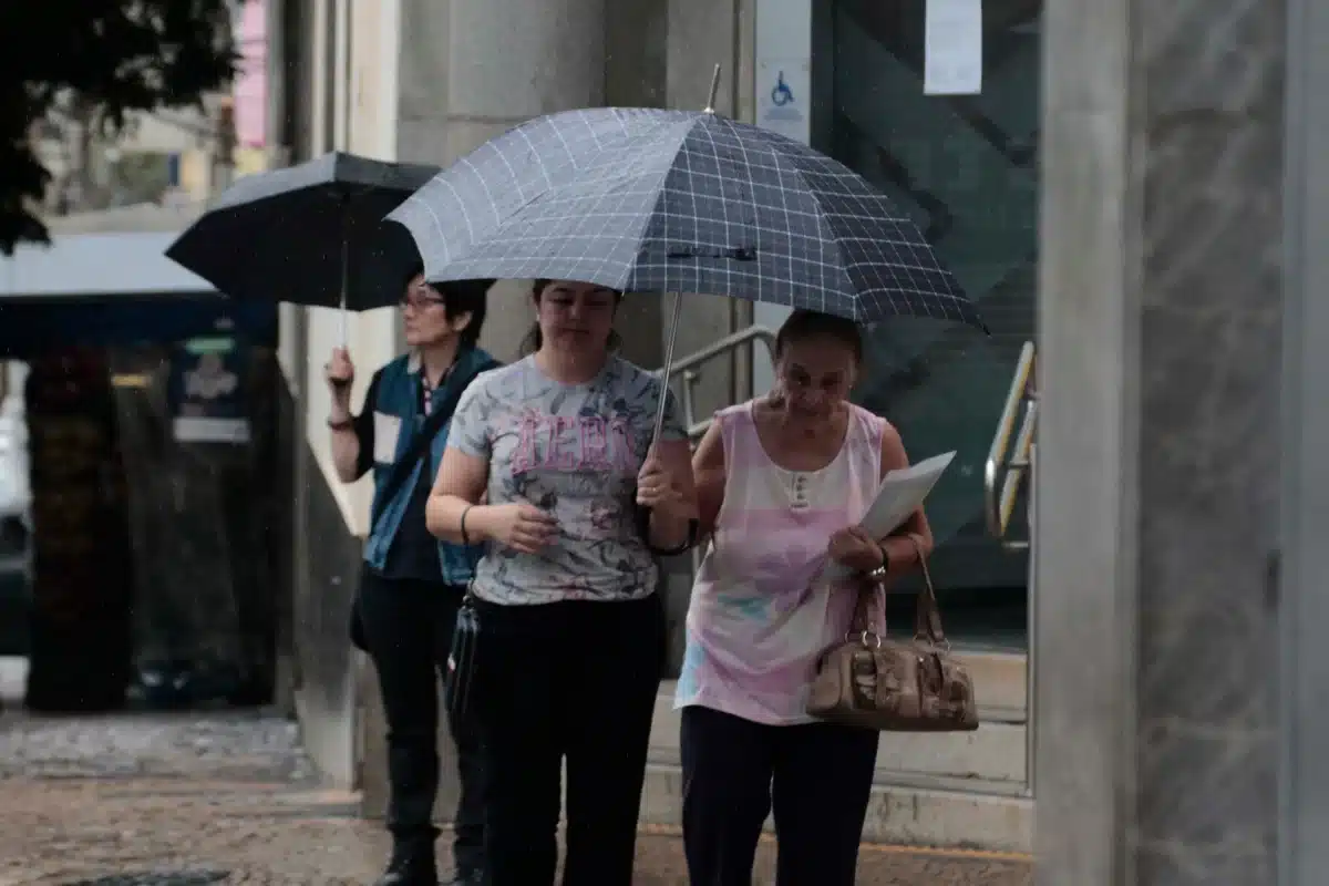 Interior Paulista Se Preparar Para Enfrentar Frente Fria Com Previsão De Temporais 7 Frente Fria Avana Sobre Sp Com Previso De Temporai 1761491973995