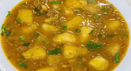 Sopa De Mandioca Com Carne Moída