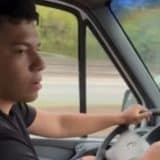 Jovem Usa Ambulância Com Sirene Para Furar Trânsito Em Cotia