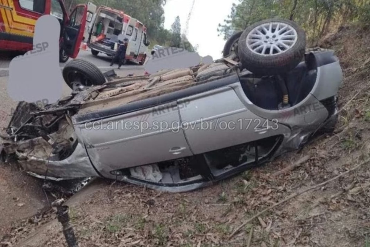 Motorista Morre Apos Bater E Capotar Carro Em Rodovia De Itu