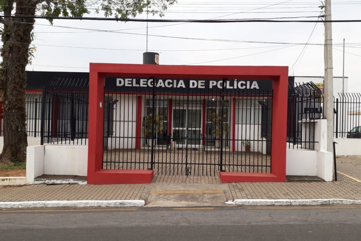 Mulher Da Facada No Marido De 54 Anos Em Briga Por R$ 20 Reais E Cigarro Em Itu