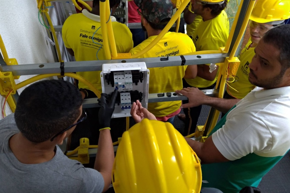 Qualifica São Roque Abre Inscrições Para Curso De Nr10 Em Parceria Com Senai