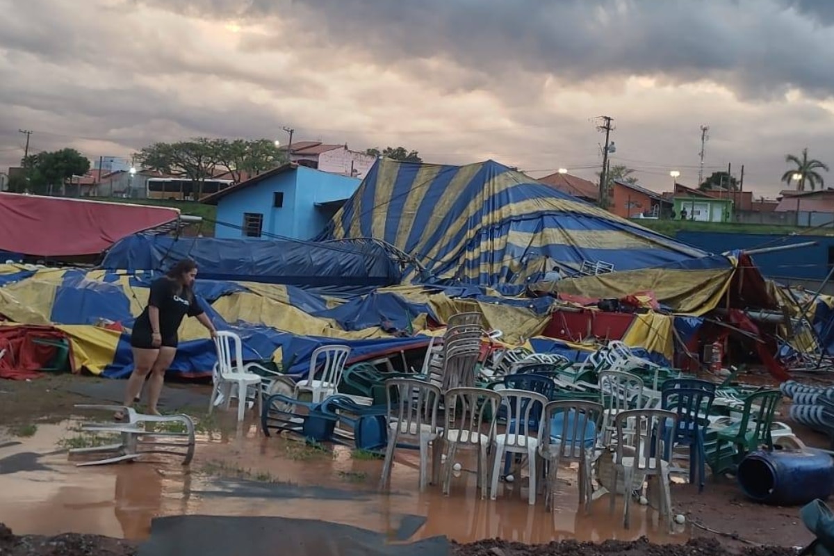 Temporal Derruba Estrutura De Circo Em Capela Do Alto