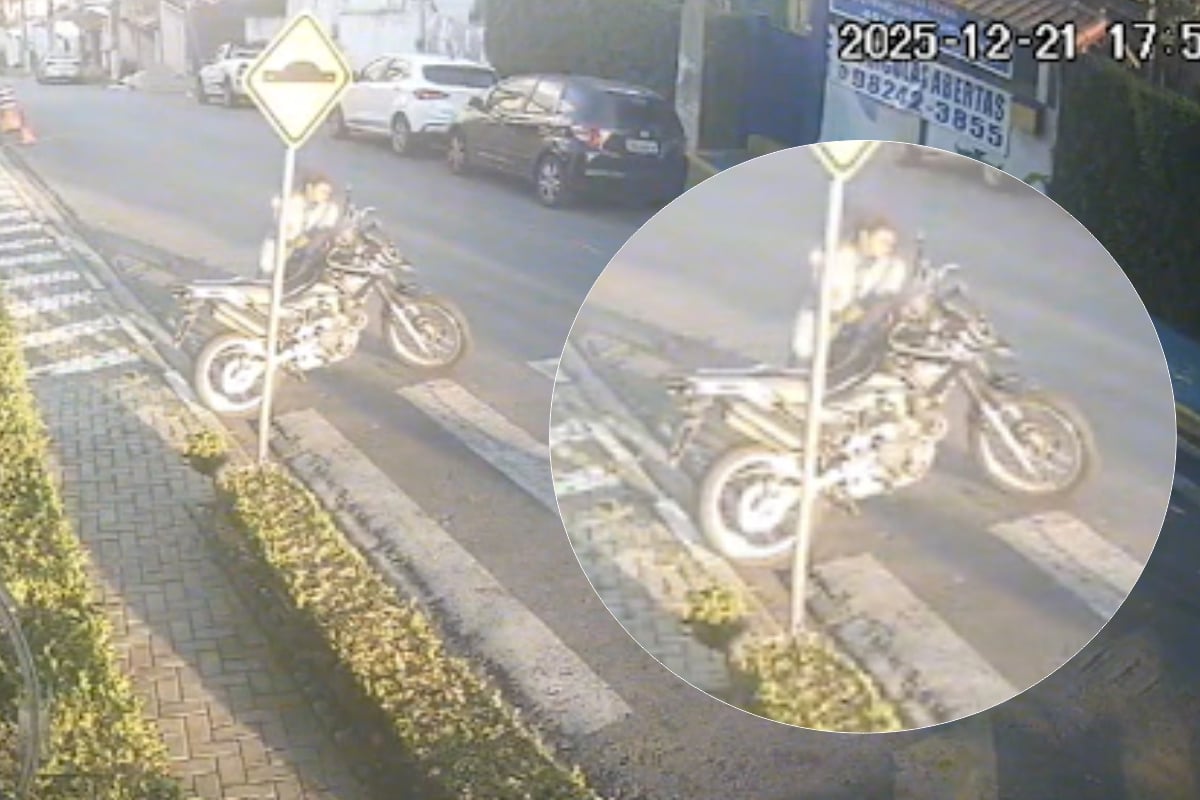 Câmera Filma Homem Tentando Furtar Moto Próximo De Condomínio Em Cotia