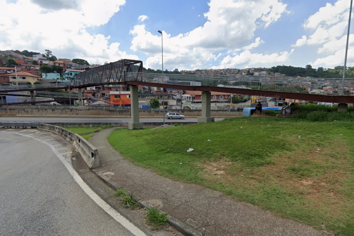 Homem Do Corre Rouba Mulher Em Passarela De Pedestre Na Raposo Em Mairinque