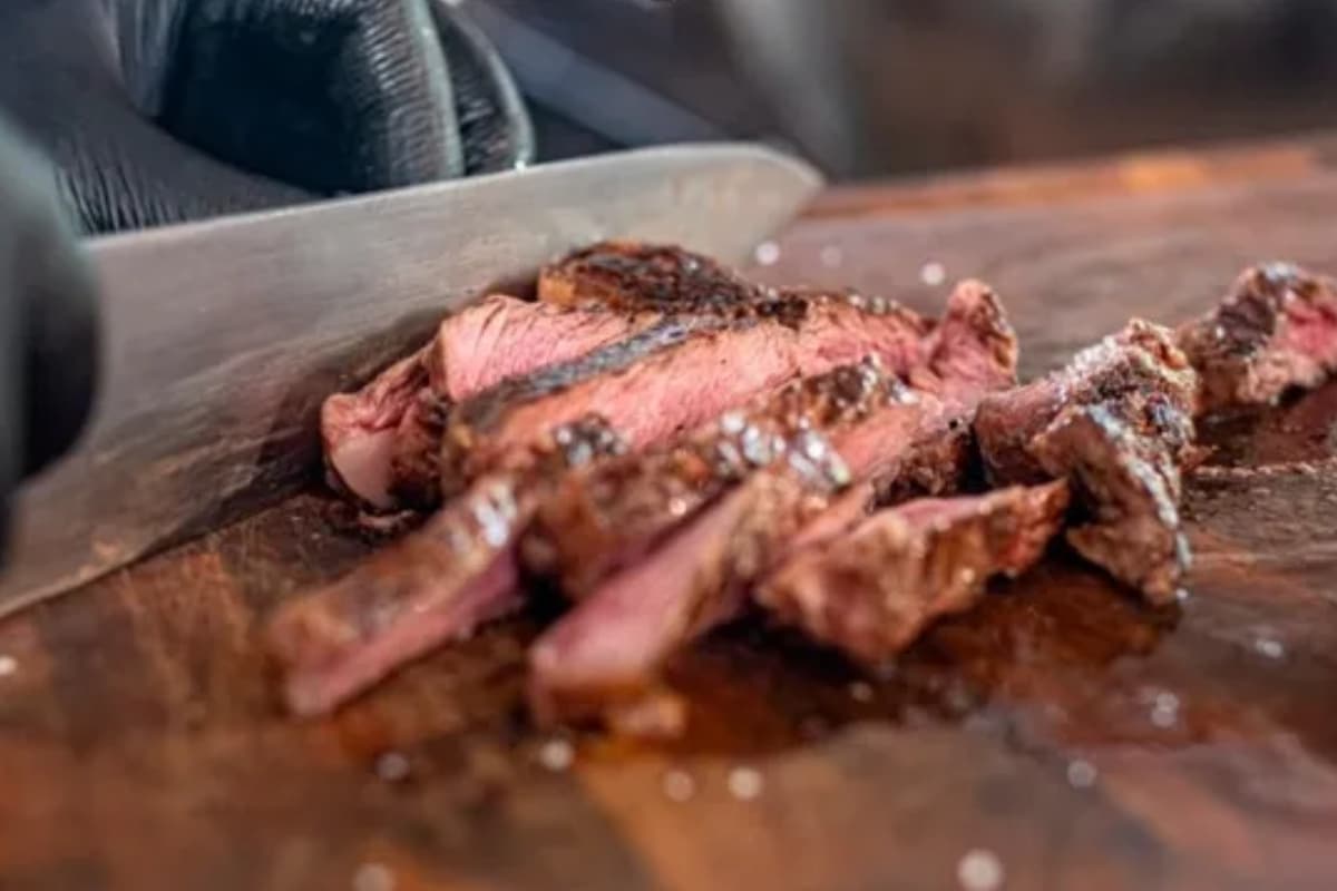 Homem Morre Após Comer Carne Em Churrasco De Família Em Rara Situação