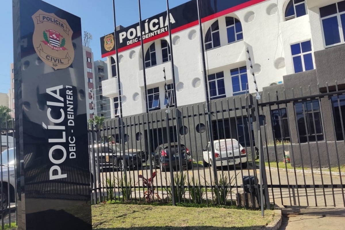 Mulher Descobre Traição E Doa Roupas E Quebra Violão Do Ex-Namorado