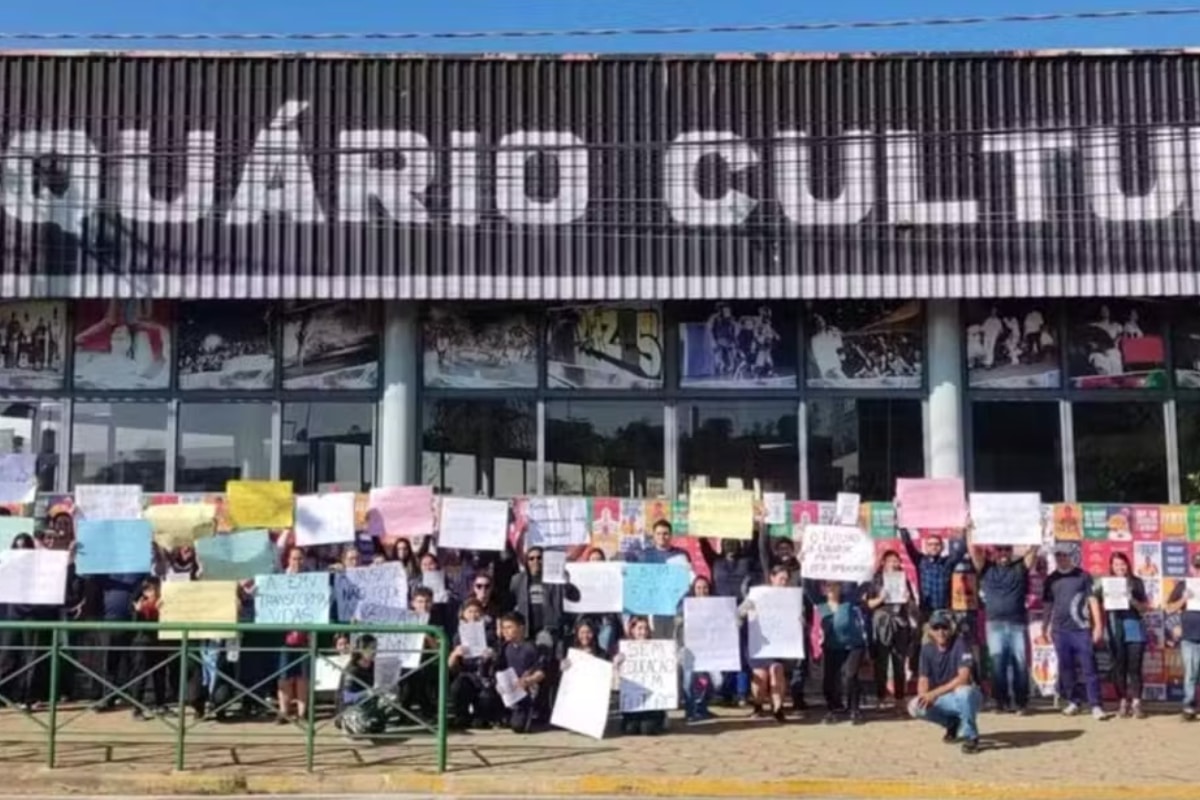 Professores Municipais De Votorantim Entram Em Greve Por Falta De Pagamento