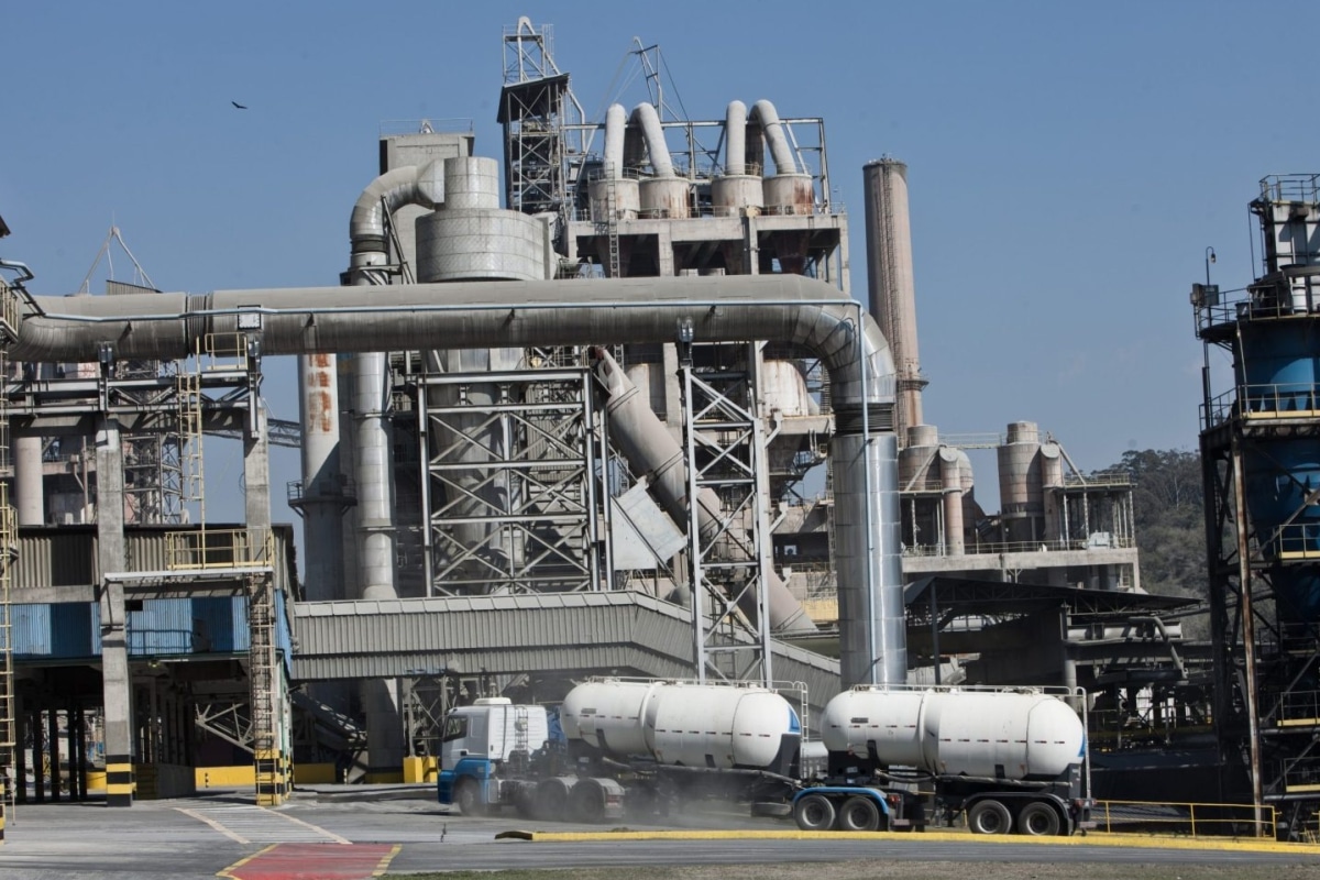 Fábrica Da Votorantim Cimentos Abre Vagas Em Unidade De Votorantim Para Setor Administrativo