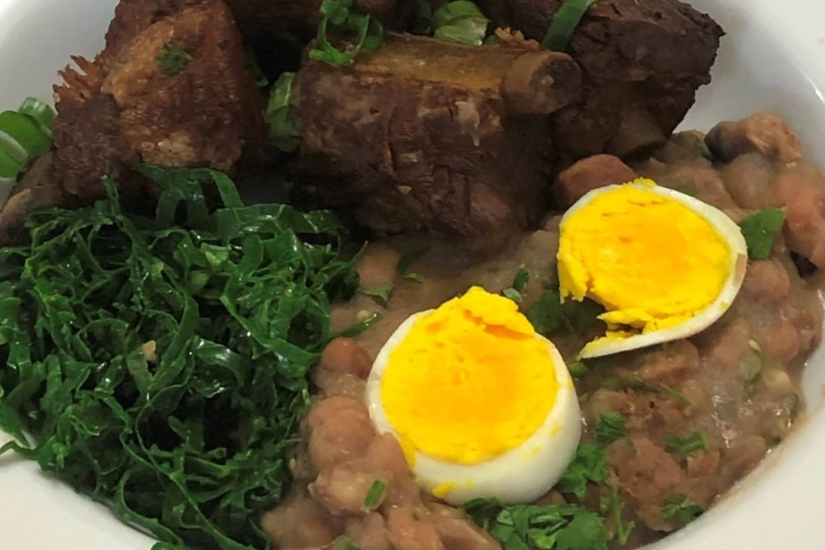 Tutu De Feijão E Costelinhas De Porco