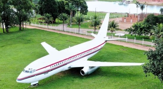 Avio Boeing 737 Transforma Fazenda Em Atrao Inusit 1768222743134